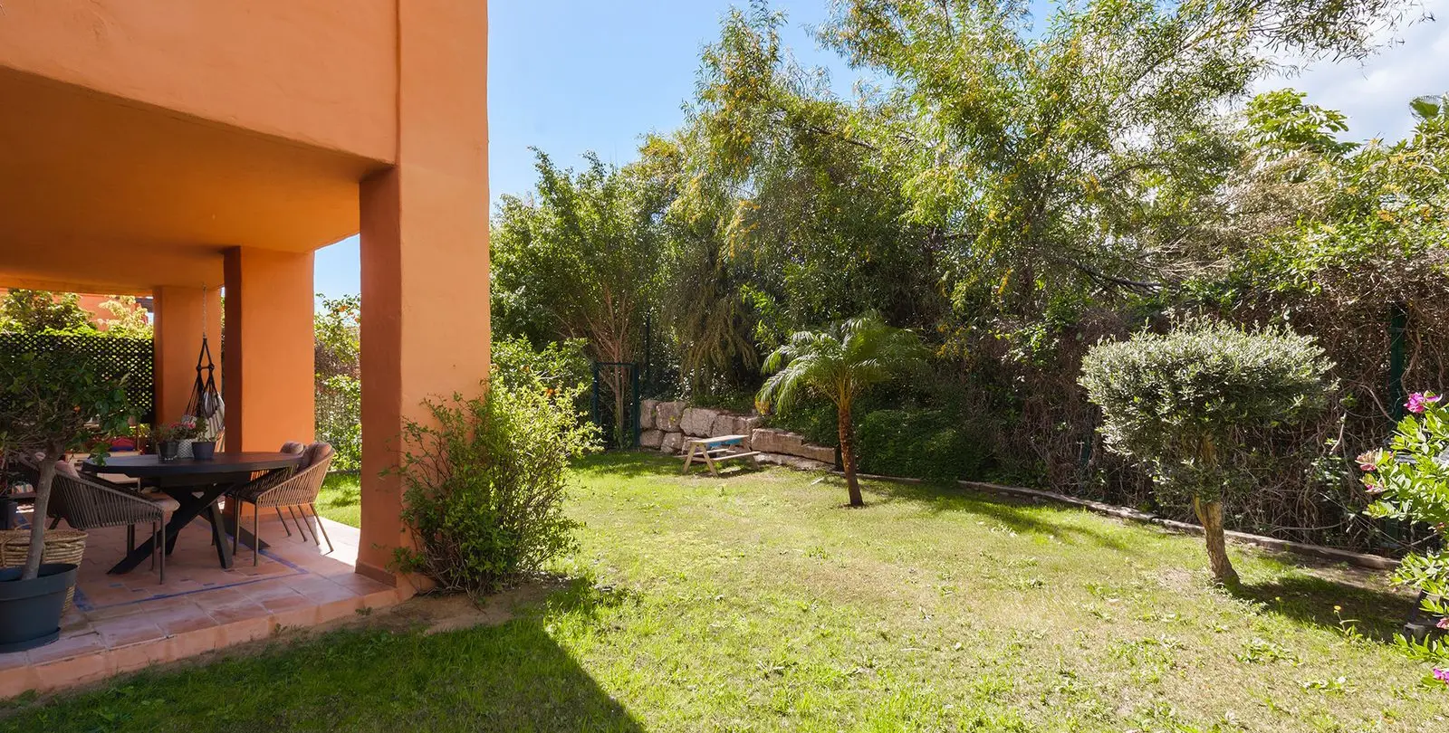 Venta de apartamento en planta baja en Benahavís 10