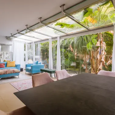 Sale of middle floor apartment in The Golden Mile