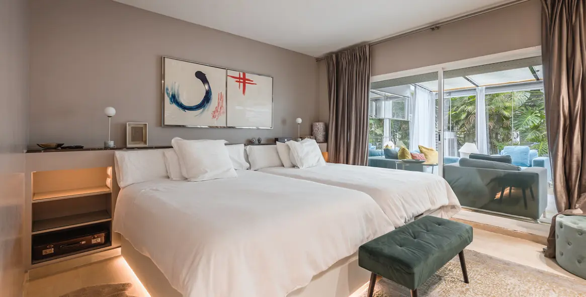 Long-term rent of middle floor apartment in The Golden Mile 14