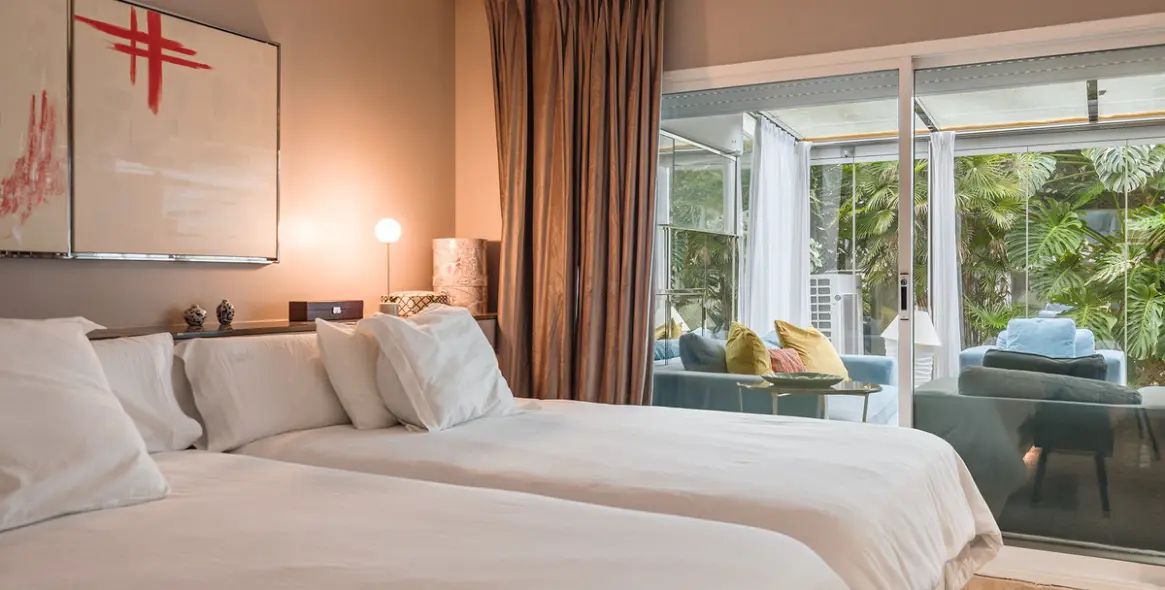 Long-term rent of middle floor apartment in The Golden Mile 16