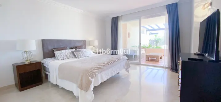 Продажа апартаментов на первом этаже в Nueva Andalucía 4