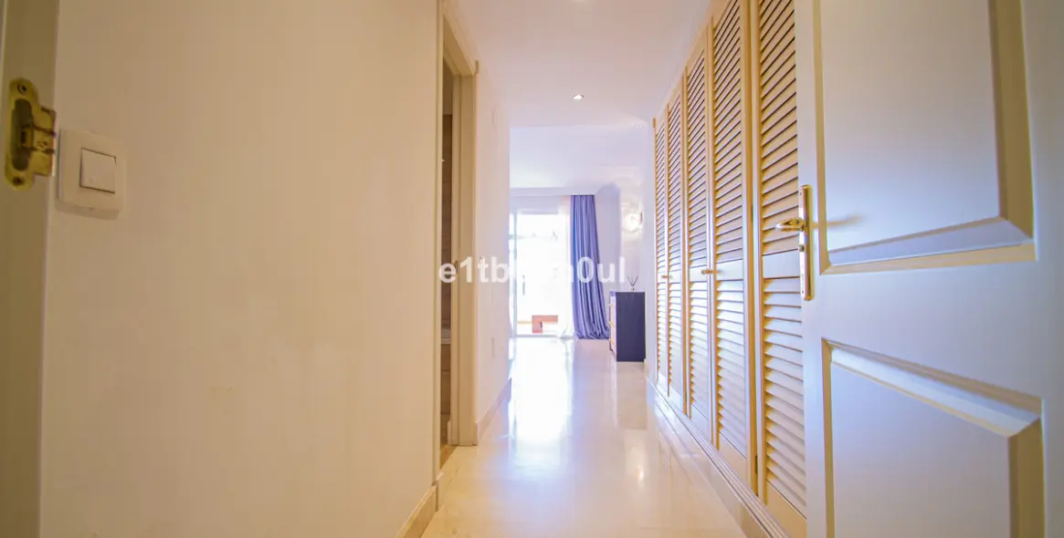 Продажа апартаментов на первом этаже в Nueva Andalucía 8