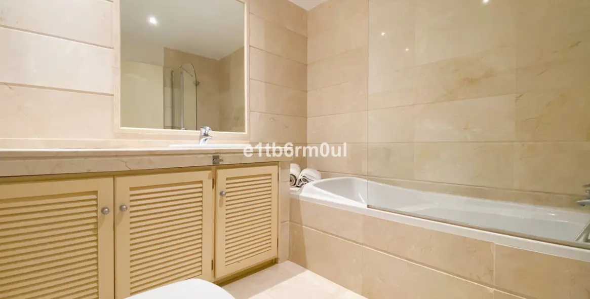 Продажа апартаментов на первом этаже в Nueva Andalucía 15