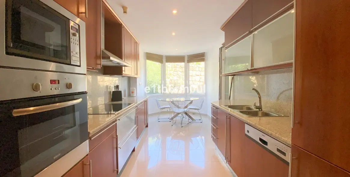 Продажа апартаментов на первом этаже в Nueva Andalucía 16