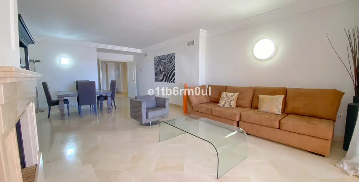 Venta de apartamento en planta baja en Nueva Andalucía 21