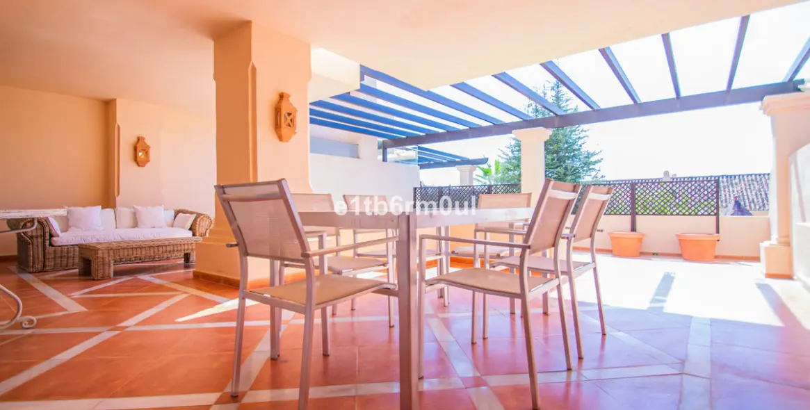 Venta de apartamento en planta baja en Nueva Andalucía 28