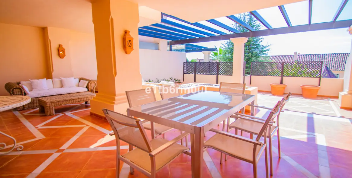 Venta de apartamento en planta baja en Nueva Andalucía 30