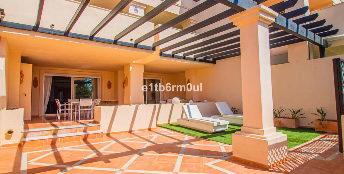 Venta de apartamento en planta baja en Nueva Andalucía 31