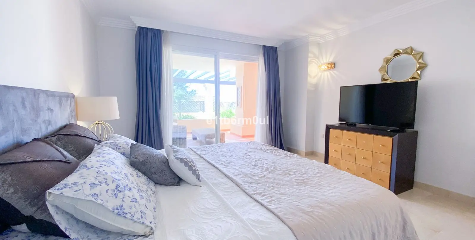 Sale of ground floor apartment in Nueva Andalucía 7