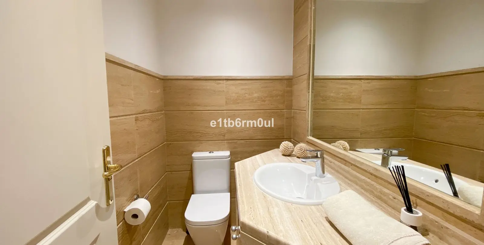 Sale of ground floor apartment in Nueva Andalucía 10
