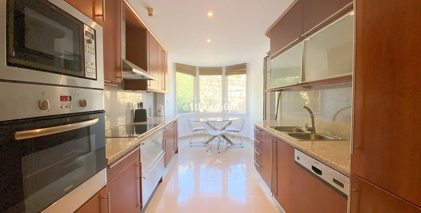 Sale of ground floor apartment in Nueva Andalucía 16