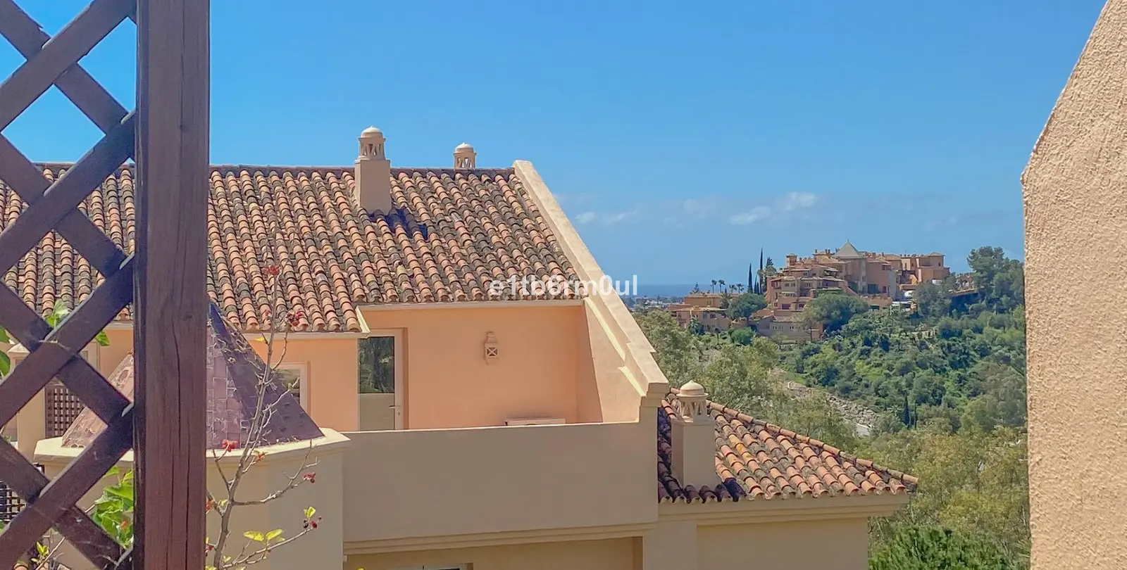 Sale of ground floor apartment in Nueva Andalucía 24
