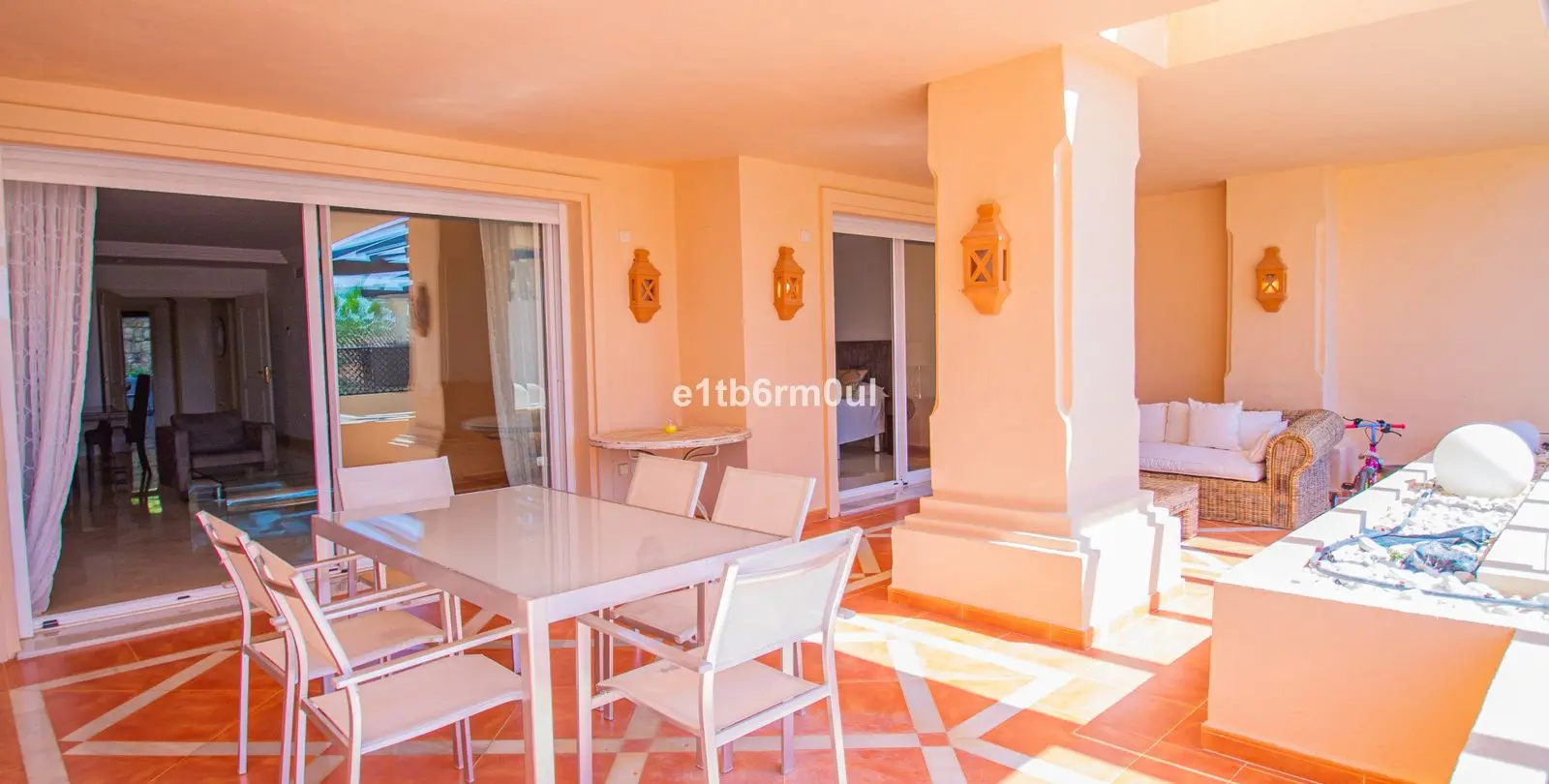Sale of ground floor apartment in Nueva Andalucía 27