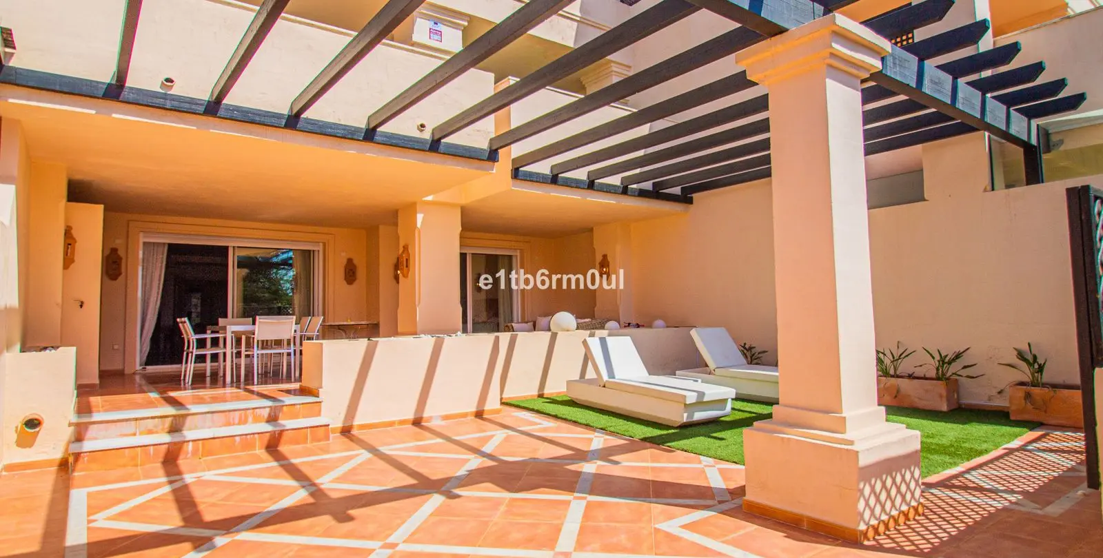 Sale of ground floor apartment in Nueva Andalucía 31