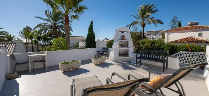 Sale of detached villa in Marbesa 2