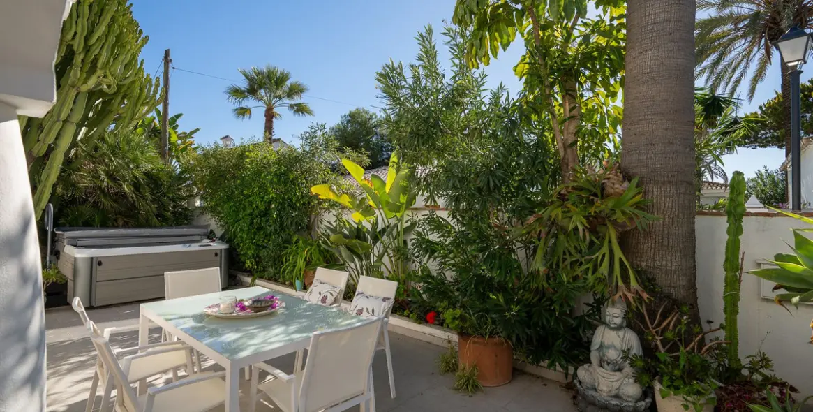 Sale of detached villa in Marbesa 6