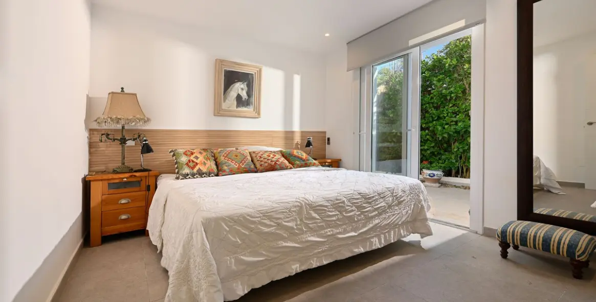 Sale of detached villa in Marbesa 12