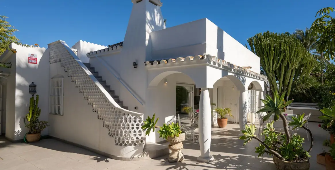 Sale of detached villa in Marbesa 17