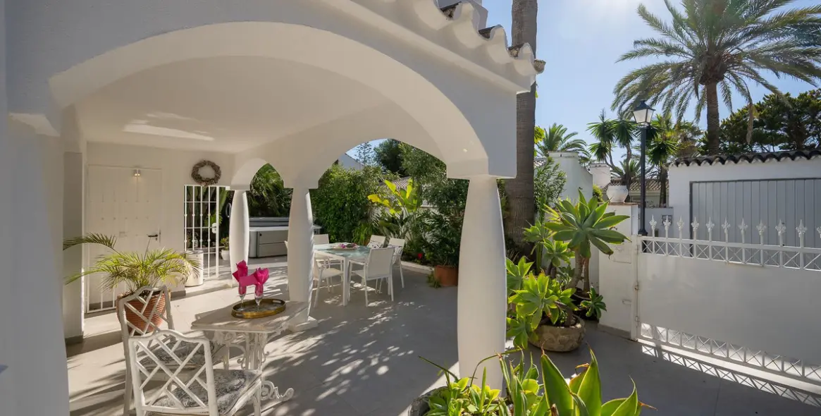 Sale of detached villa in Marbesa 18