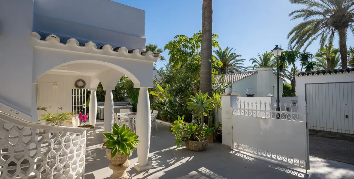 Sale of detached villa in Marbesa 19