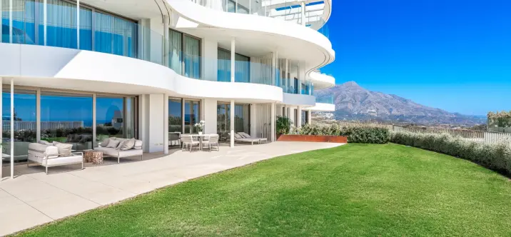 Short-term rent of ground floor apartment in Benahavís 0