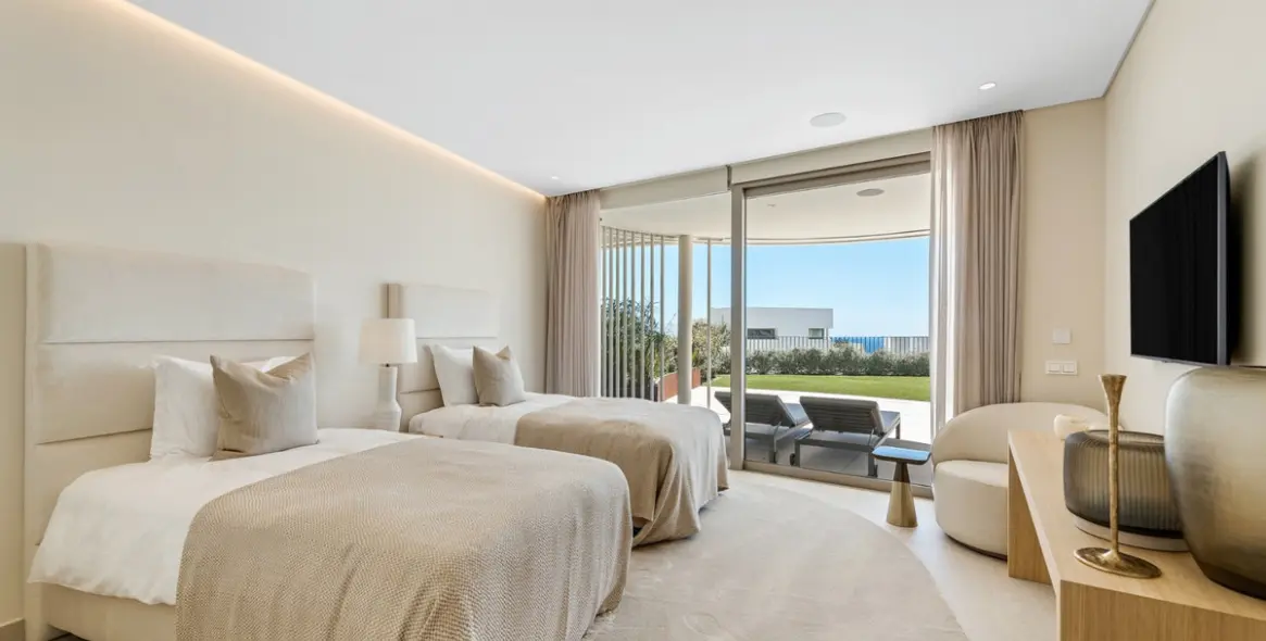 Short-term rent of ground floor apartment in Benahavís 18