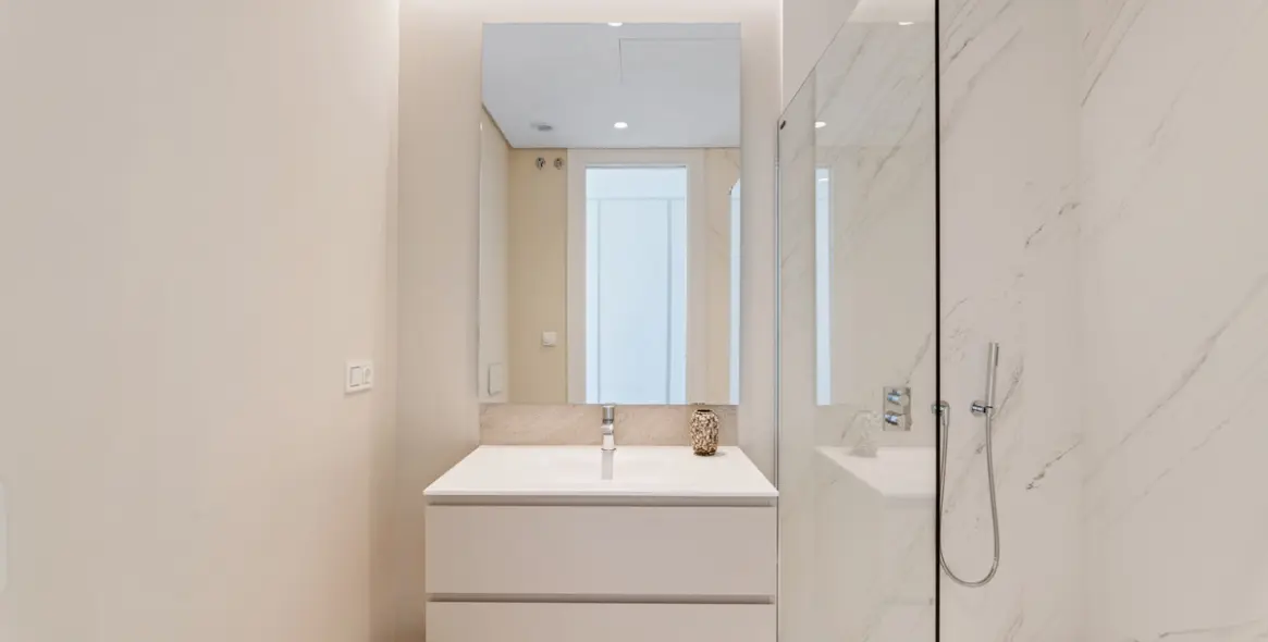 Short-term rent of ground floor apartment in Benahavís 20