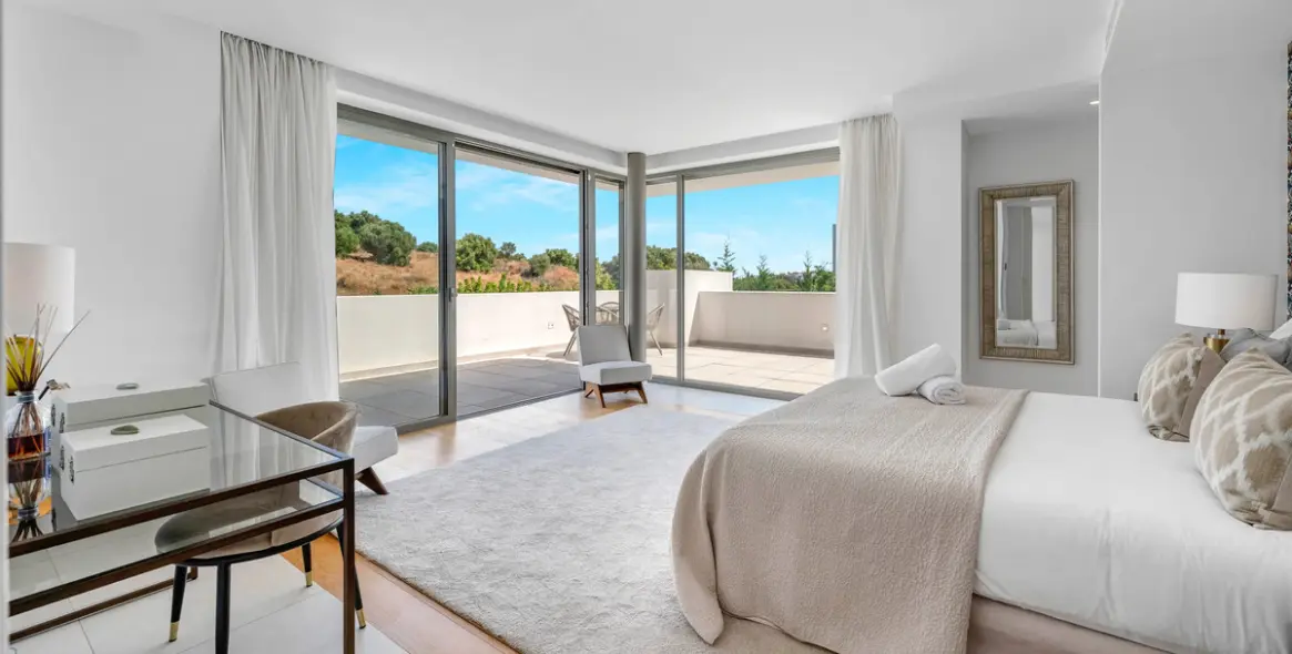 Продажа  отдельно стоящей виллы в El Paraiso 4