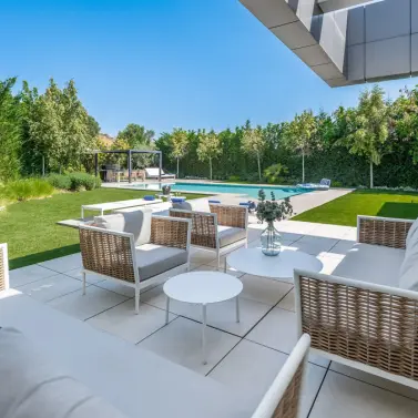 Продажа  отдельно стоящей виллы в El Paraiso