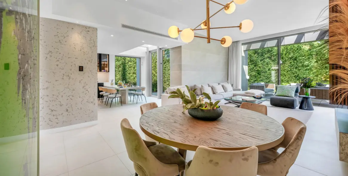 Продажа  отдельно стоящей виллы в El Paraiso 9