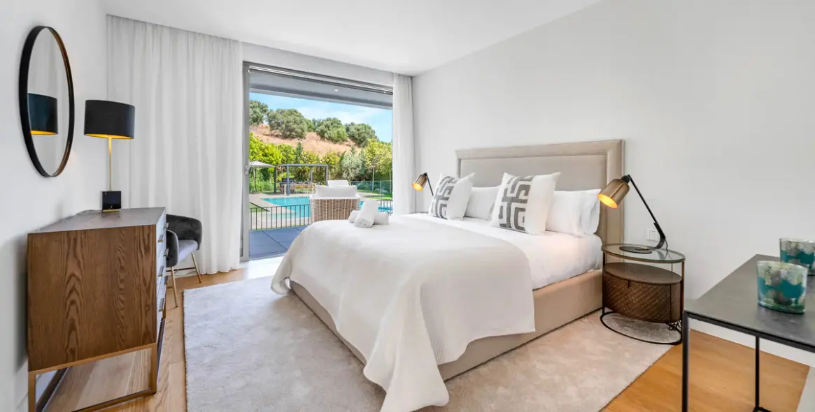 Продажа  отдельно стоящей виллы в El Paraiso 12