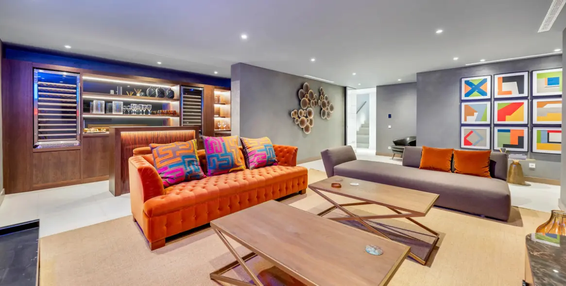 Sale of detached villa in El Paraiso 23