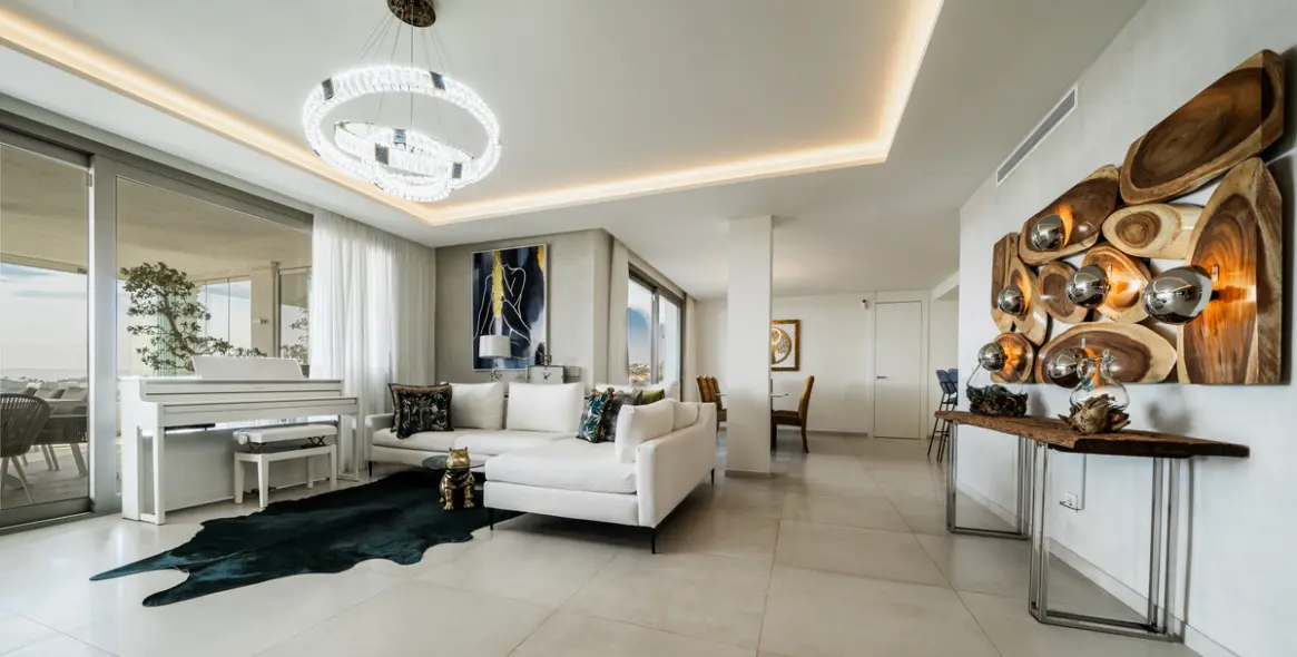 Sale of middle floor apartment in Aloha 2