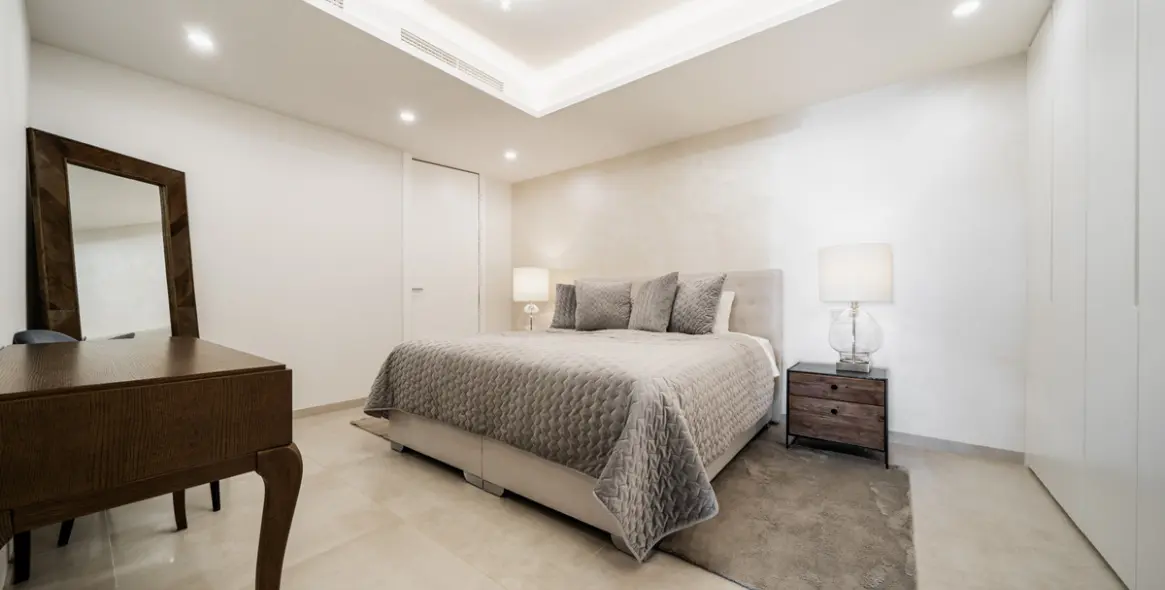 Sale of middle floor apartment in Aloha 8