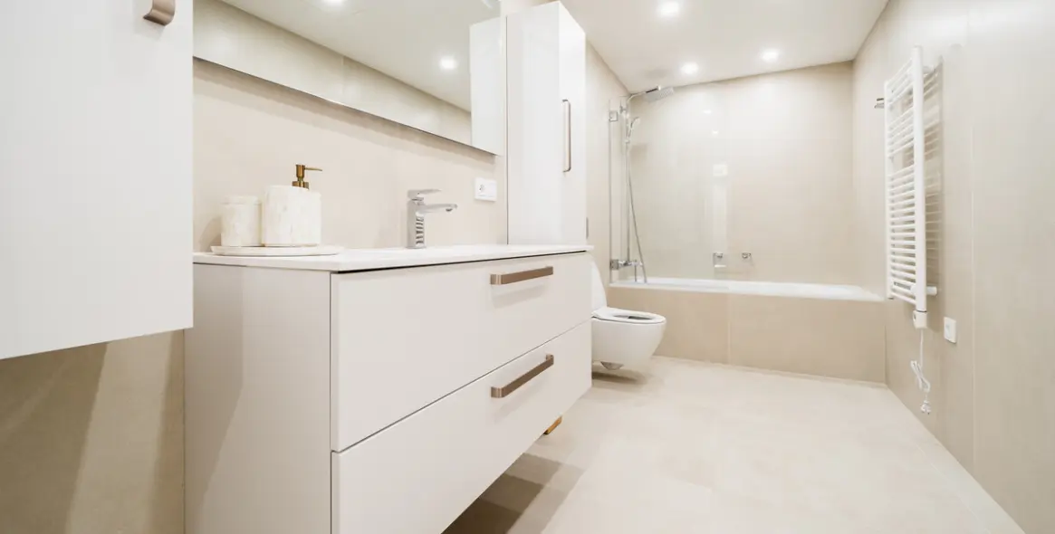 Sale of middle floor apartment in Aloha 9