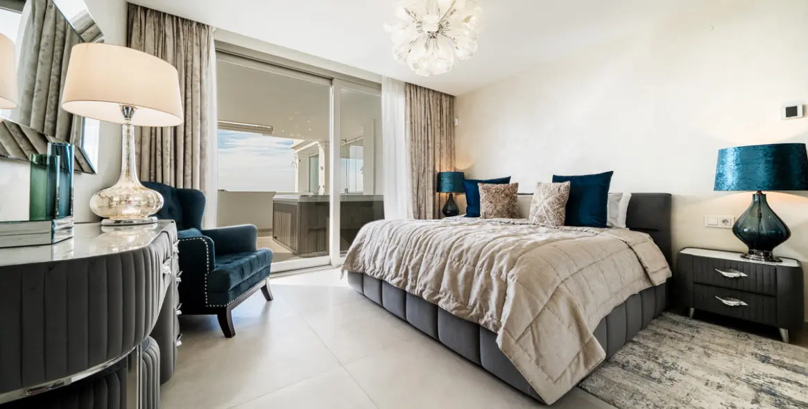 Sale of middle floor apartment in Aloha 17