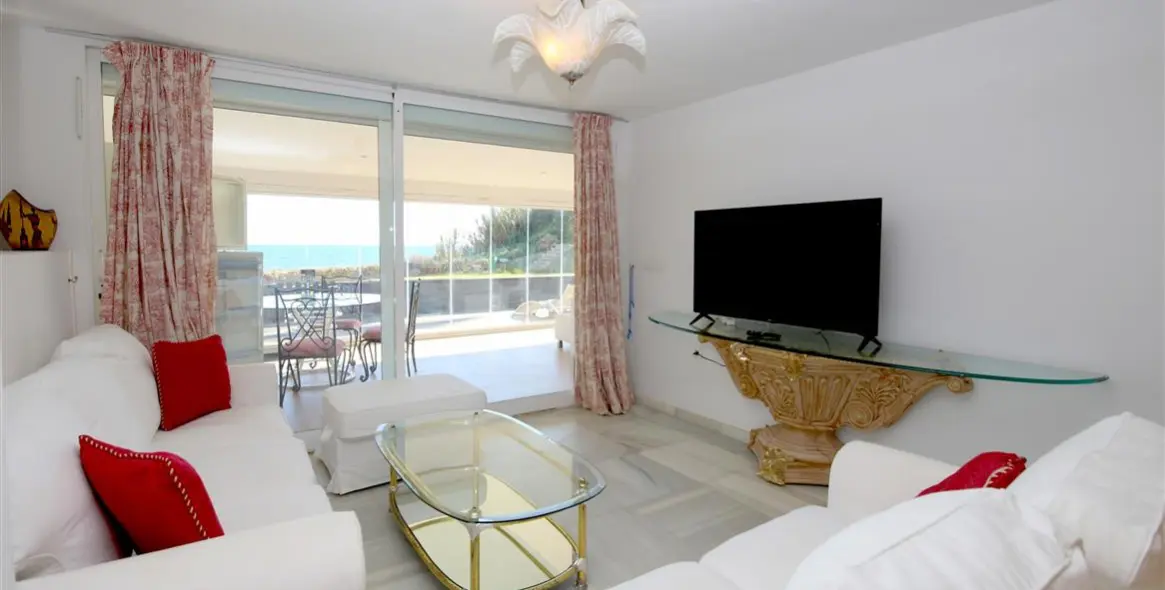 Short-term rent of semi-detached house in Estepona 2