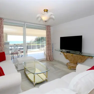 Short-term rent of semi-detached house in Estepona