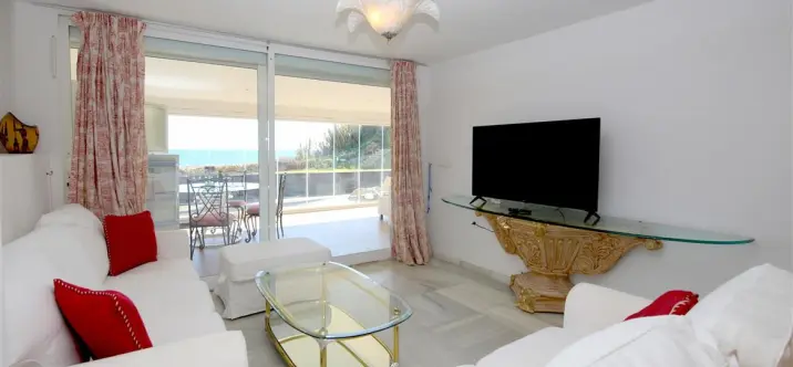 Short-term rent of semi-detached house in Estepona 1