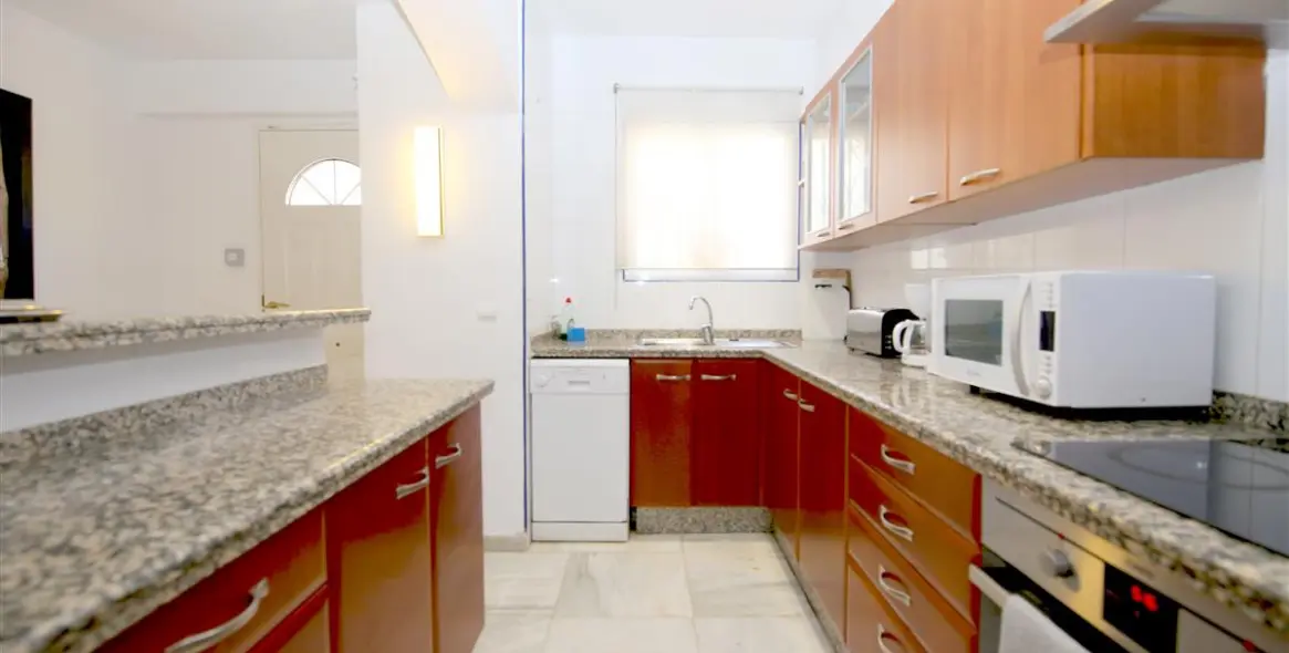 Short-term rent of semi-detached house in Estepona 9