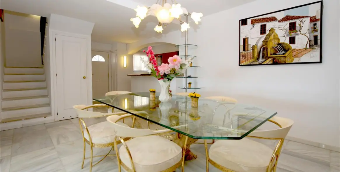 Short-term rent of semi-detached house in Estepona 11