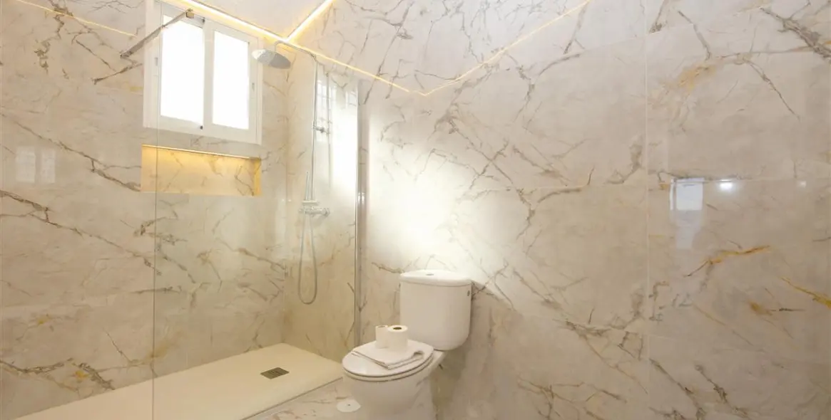 Short-term rent of semi-detached house in Estepona 15