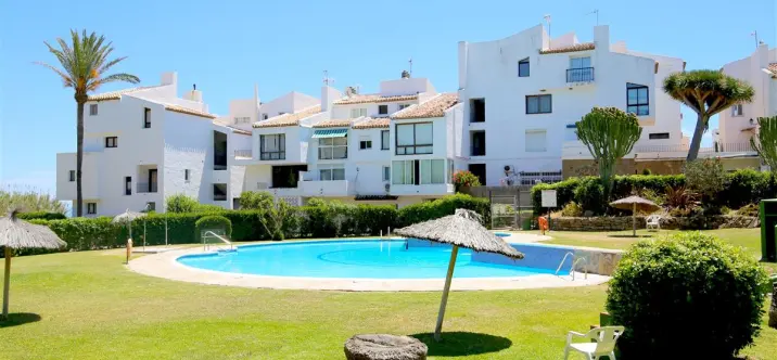 Краткосрочная аренда дома на две семьи в Estepona 3