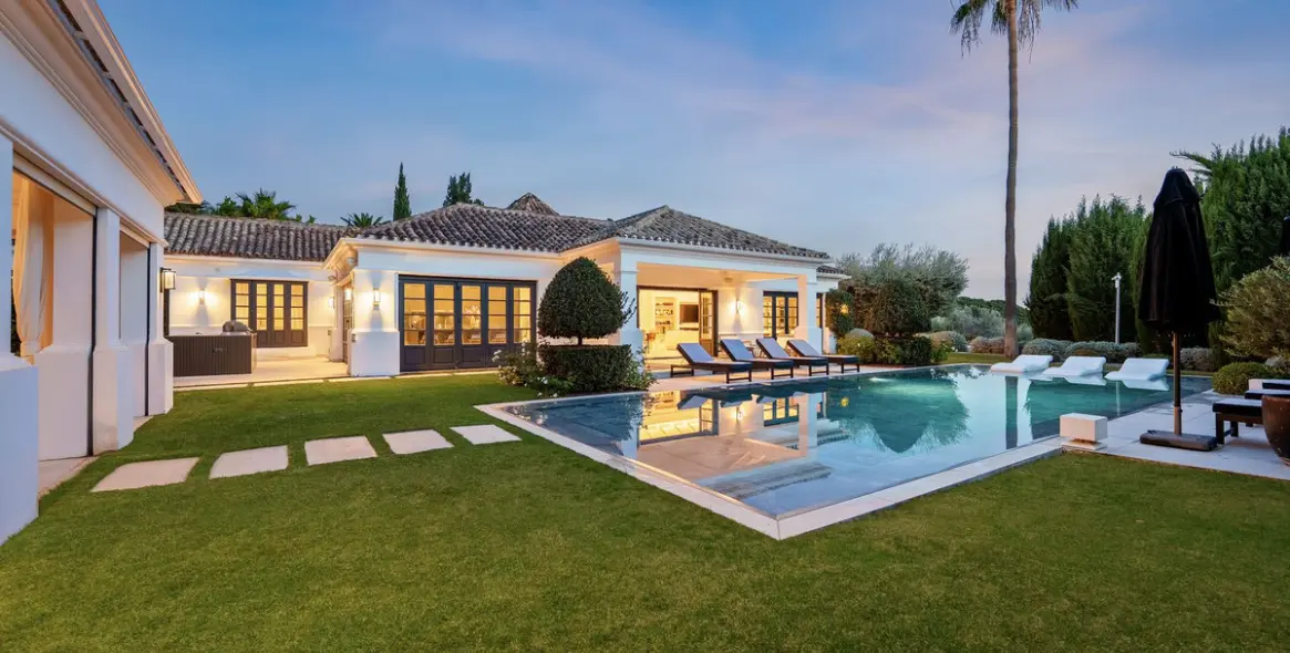 Продажа  отдельно стоящей виллы в Nueva Andalucía 1