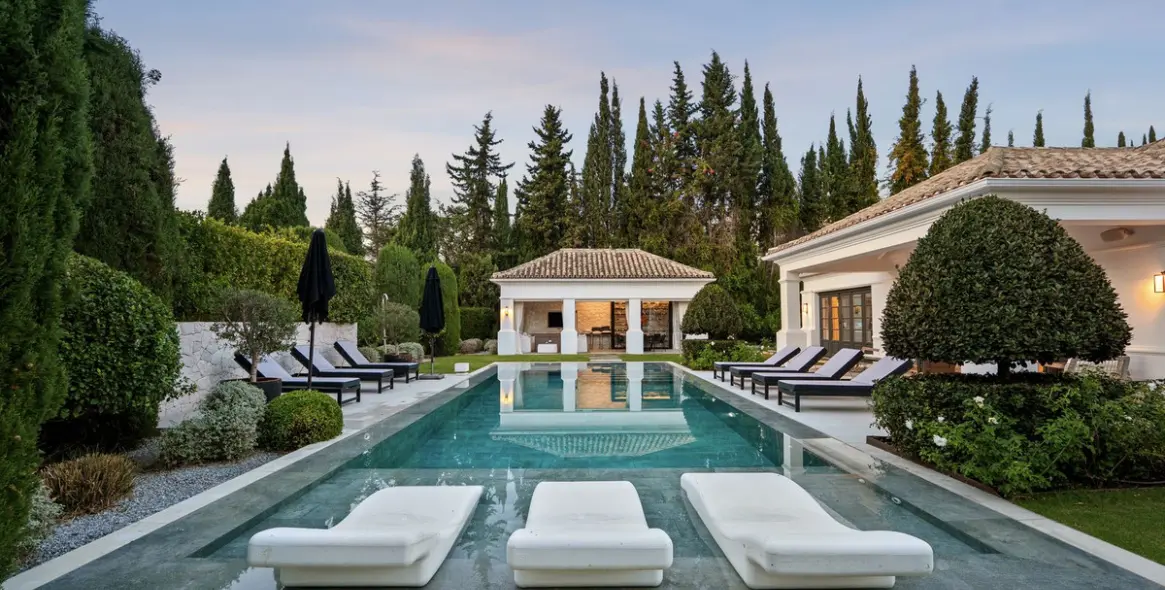 Продажа  отдельно стоящей виллы в Nueva Andalucía 4