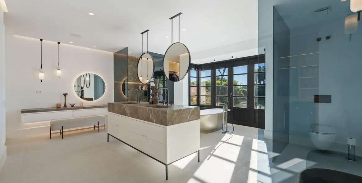 Продажа  отдельно стоящей виллы в Nueva Andalucía 11