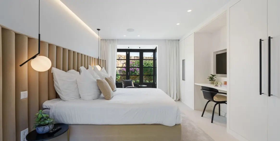 Продажа  отдельно стоящей виллы в Nueva Andalucía 14