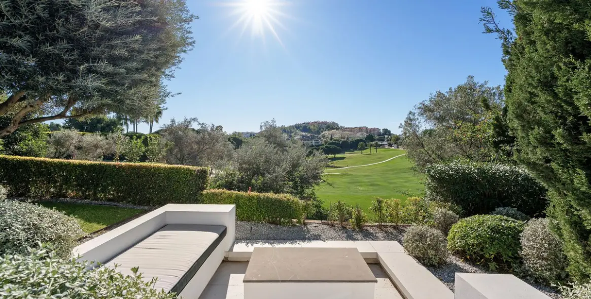 Продажа  отдельно стоящей виллы в Nueva Andalucía 15