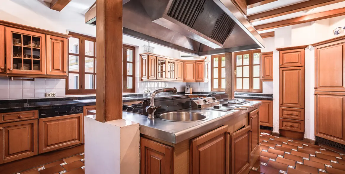 Продажа  отдельно стоящей виллы в The Golden Mile 10