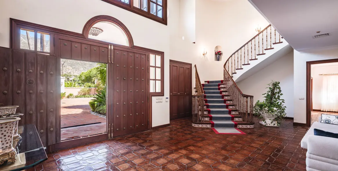 Продажа  отдельно стоящей виллы в The Golden Mile 11